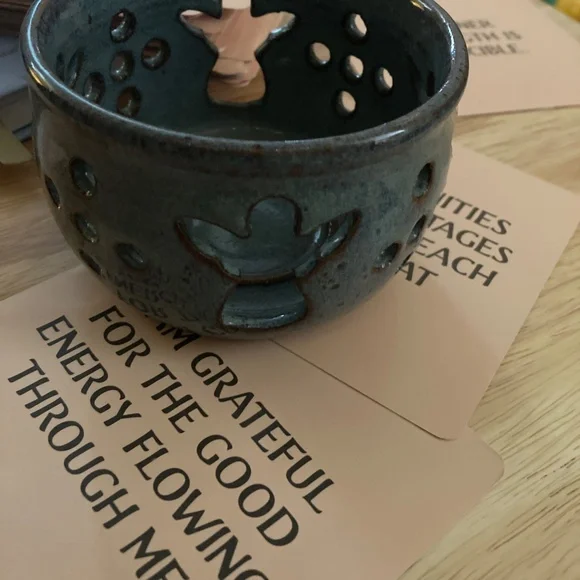 Angel pottery votive - Picture 6 of 6